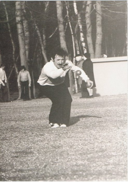 papoum jouant aux boules